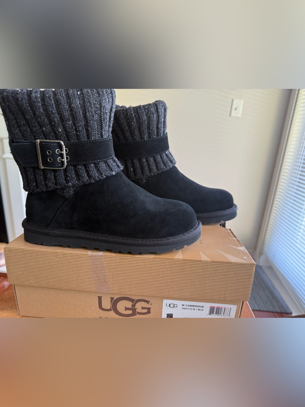 UGG Australia Women's CAMBRIDGE Black Sheepskin Buckle Boots Size 6